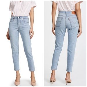 LEVIS Light Wash Wedgie Icon Ankle Skinny Jeans